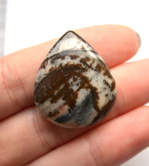 Кабошон из яшмы №3