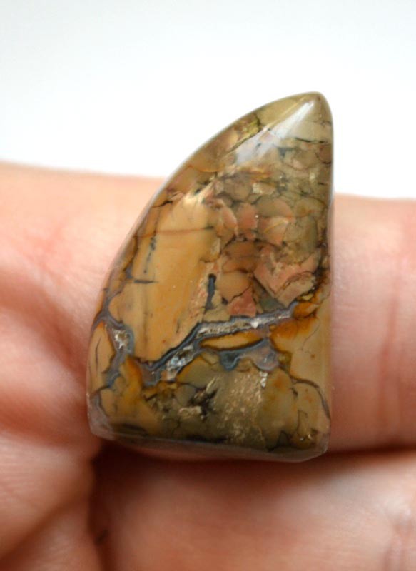 Кабошон из брекчиевой яшмы №7