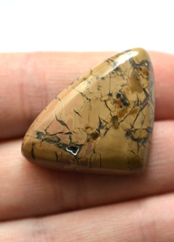 Кабошон из брекчиевой яшмы №11