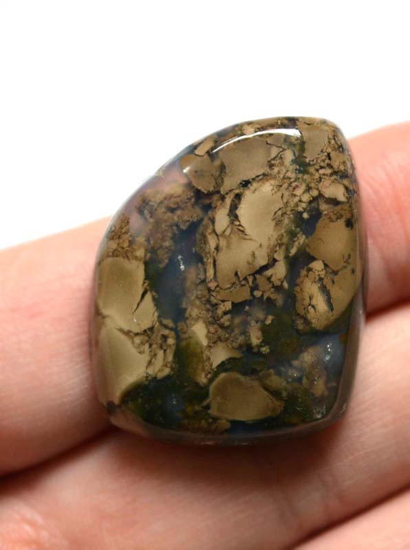 Кабошон из брекчиевой яшмы №17