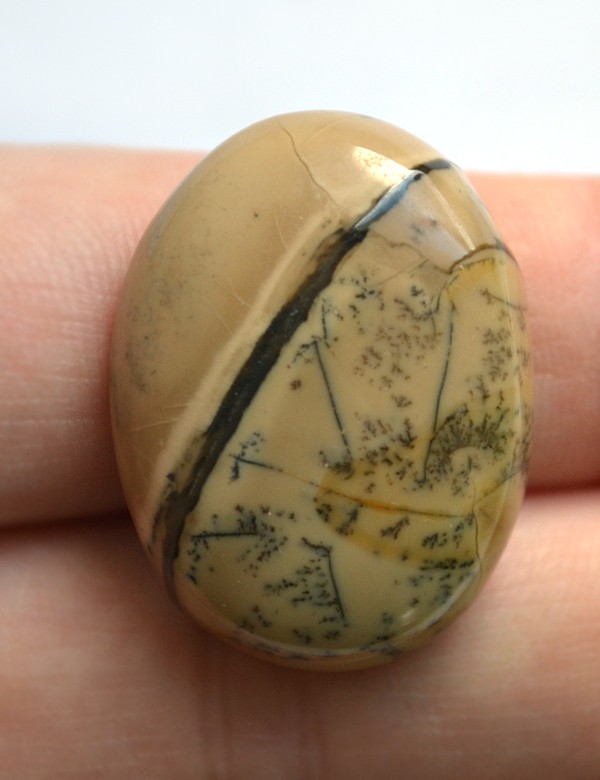 Кабошон из брекчиевой яшмы №9