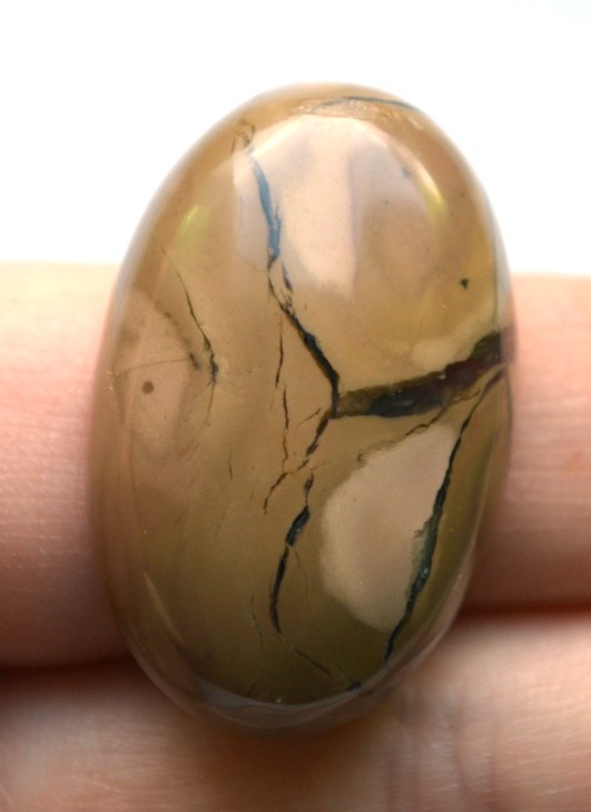 Кабошон из брекчиевой яшмы №18