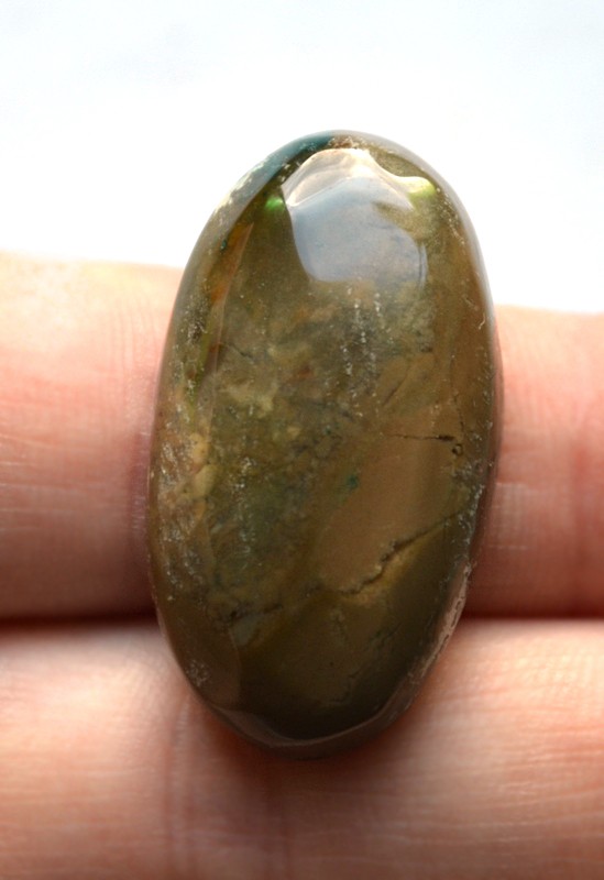 Кабошон из брекчиевой яшмы №19