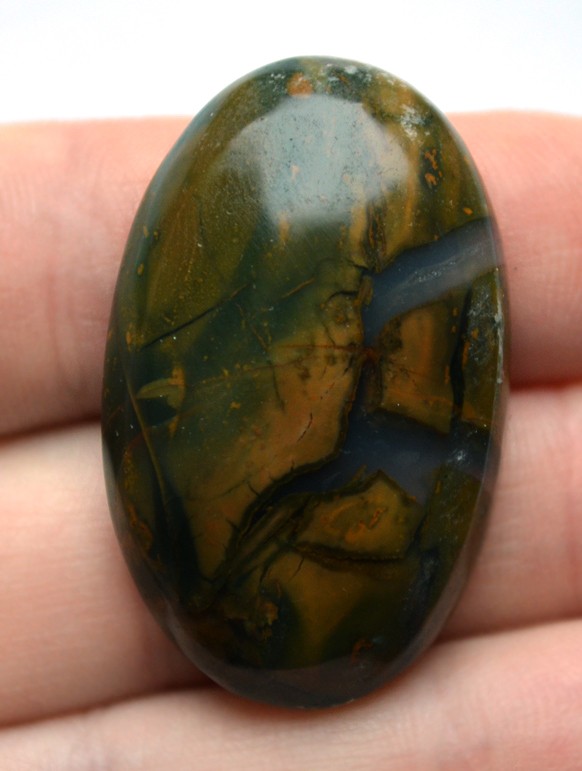 Кабошон из брекчиевой яшмы №21