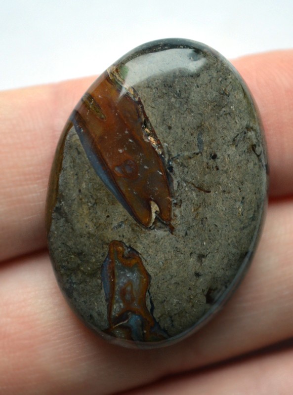 Кабошон из карбоната №1