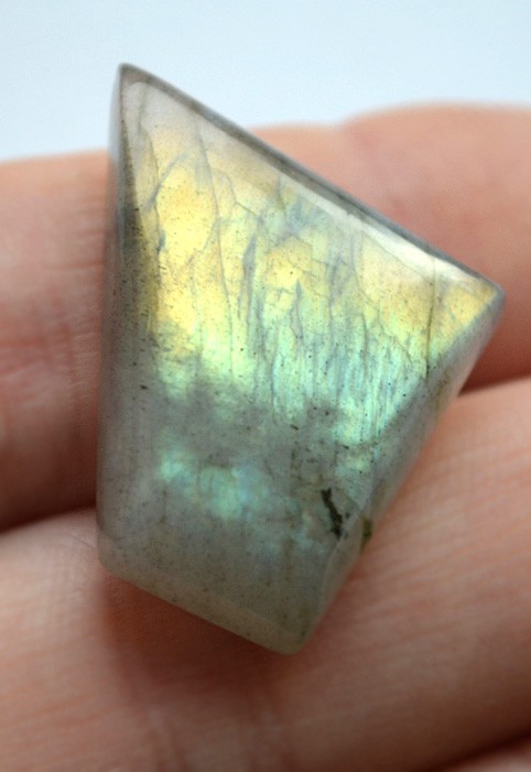 Кабошон из лабрадорита №38