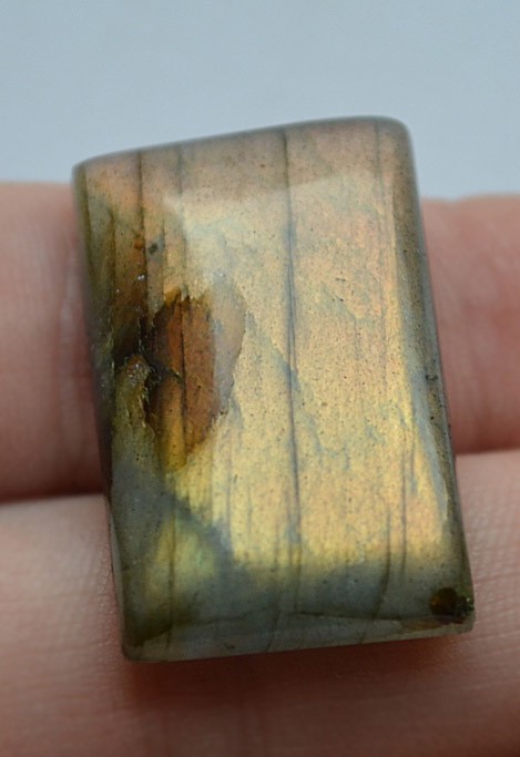 Кабошон из лабрадорита №21