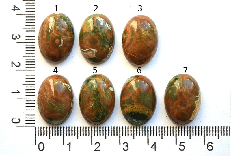 Кабошон из риолита