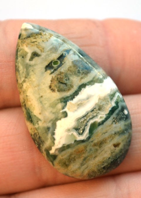 Кабошон из океанической яшмы №13