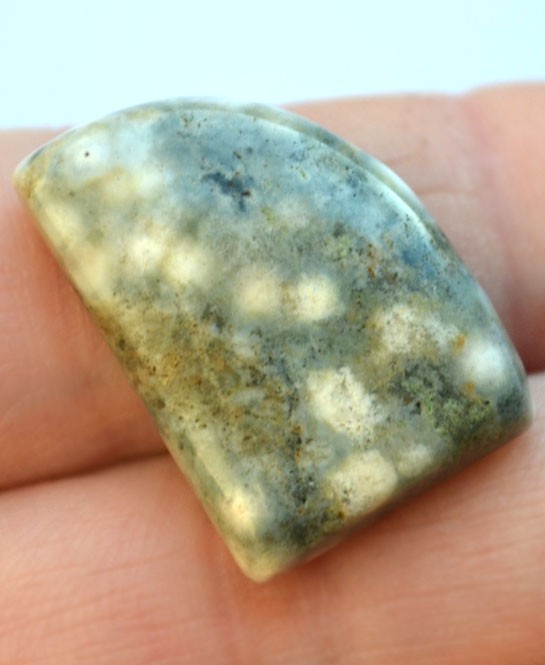 Кабошон из океанической яшмы №15