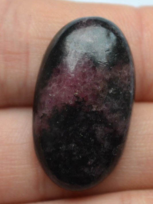 Кабошон из родонита №6