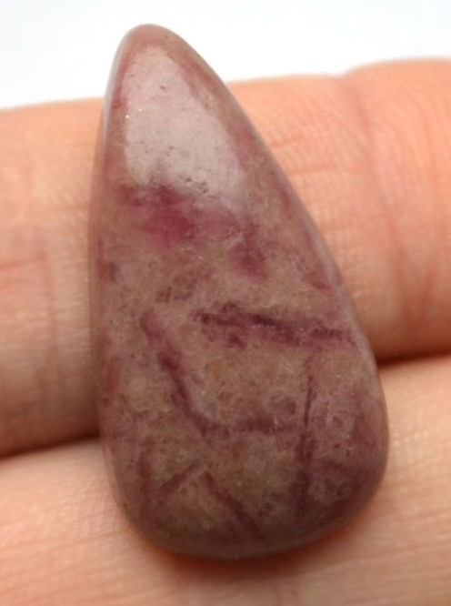 Кабошон из родонита №7