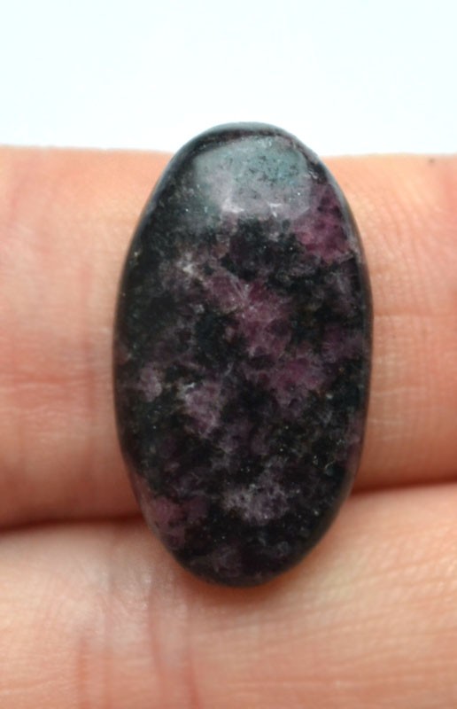 Кабошон из родонита №9