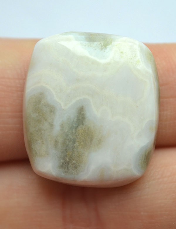 Кабошон из океанической яшмы №23