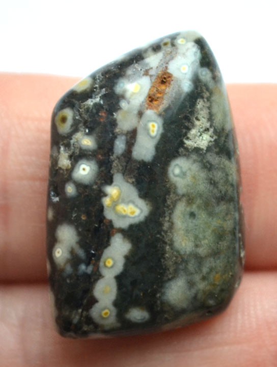 Кабошон из океанической яшмы №26