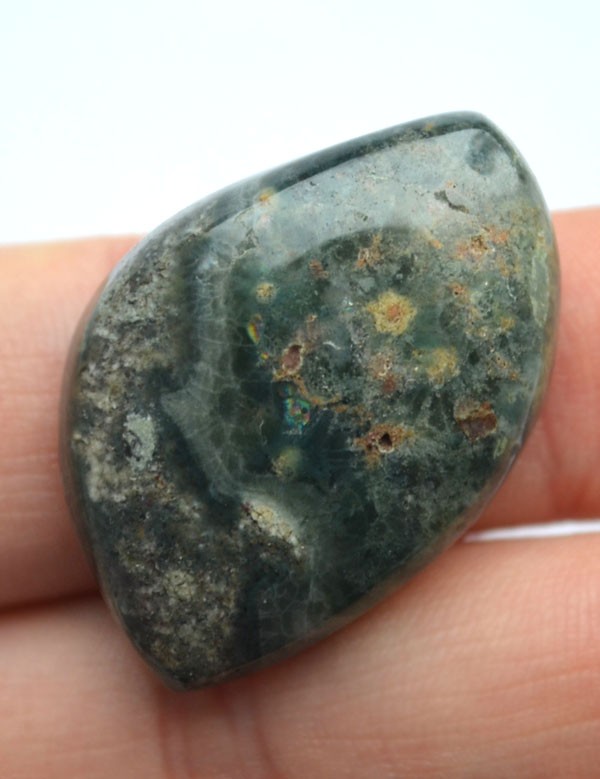 Кабошон из океанической яшмы №29