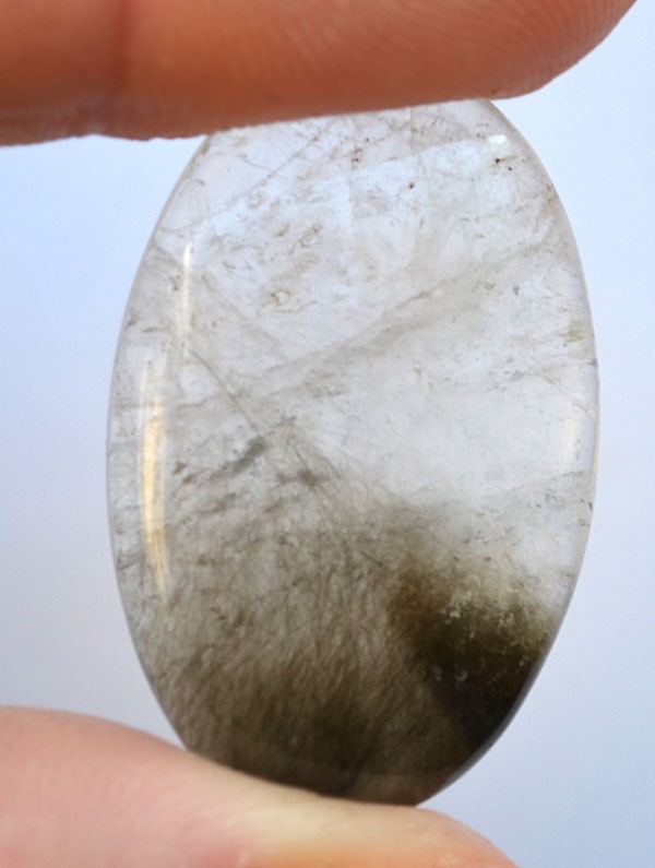 Кабошон из кварца с шерлом №3