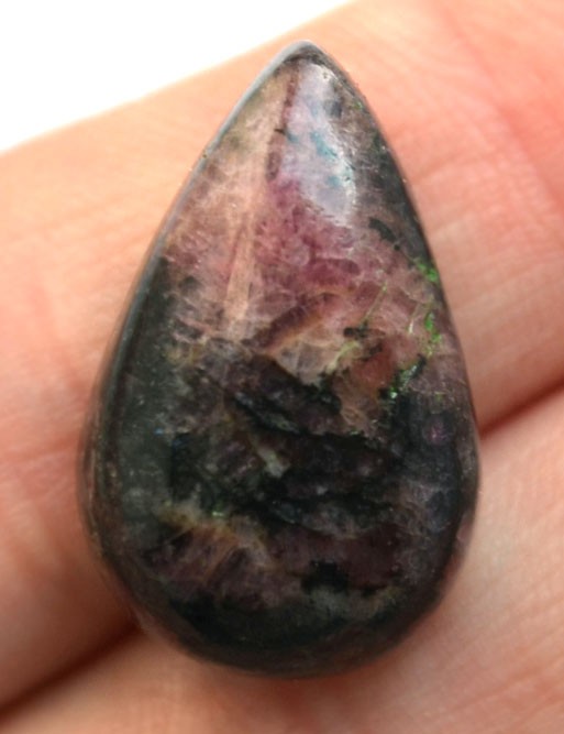 Кабошон из родонита №19