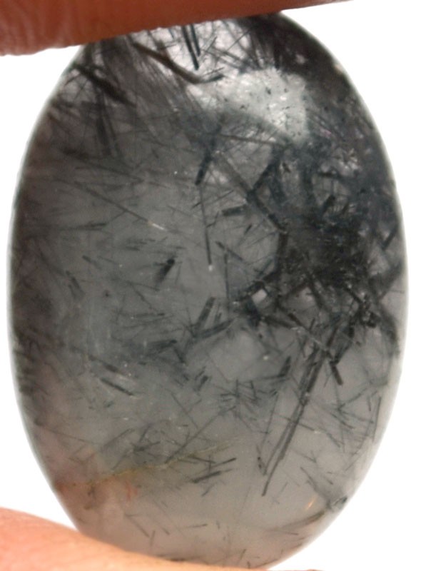 Кабошон из кварца с шерлом №25