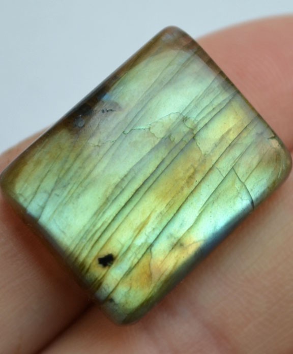 Кабошон из лабрадорита №61