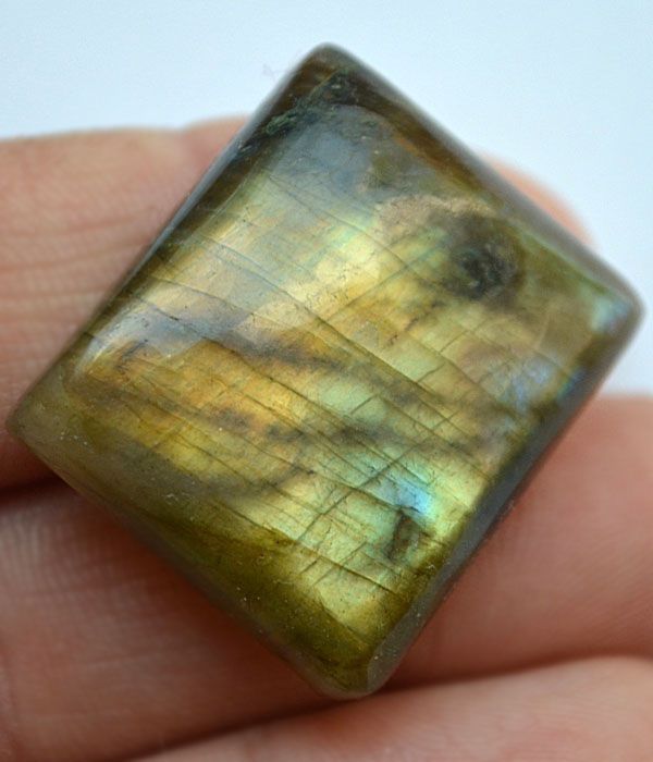 Кабошон из лабрадорита №66