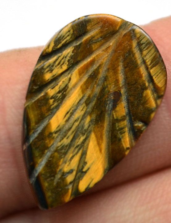 Кабошон из резного тигрового глаза №5
