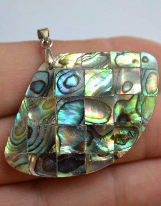 Подвеска из гелиотиса №6