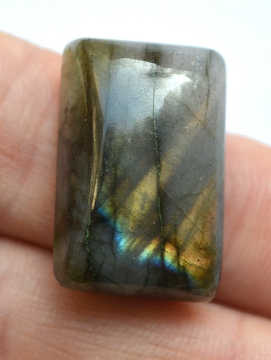 Кабошон из лабрадорита №23