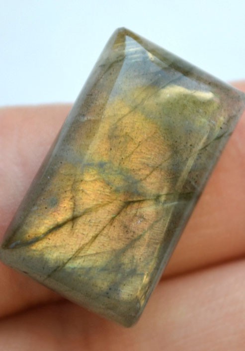 Кабошон из лабрадорита №36