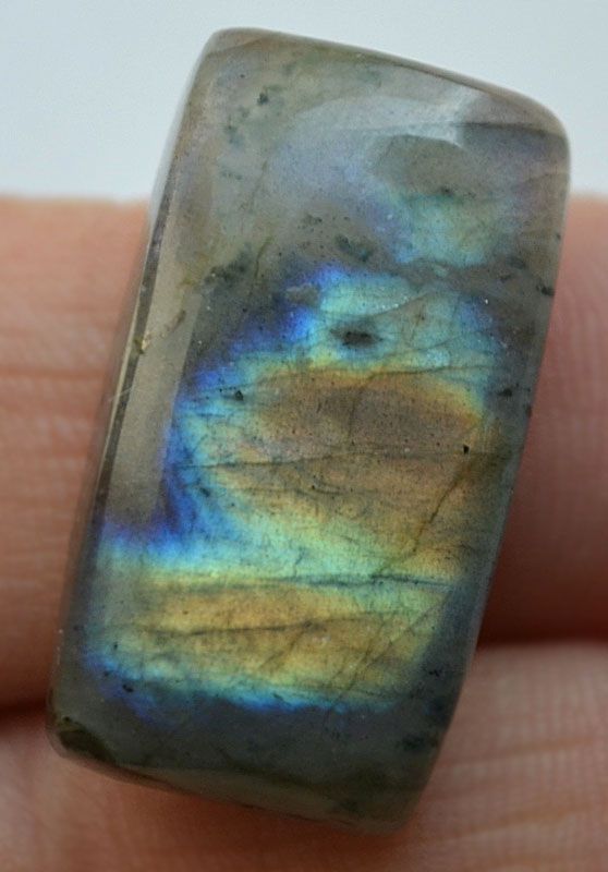 Кабошон из лабрадорита №71