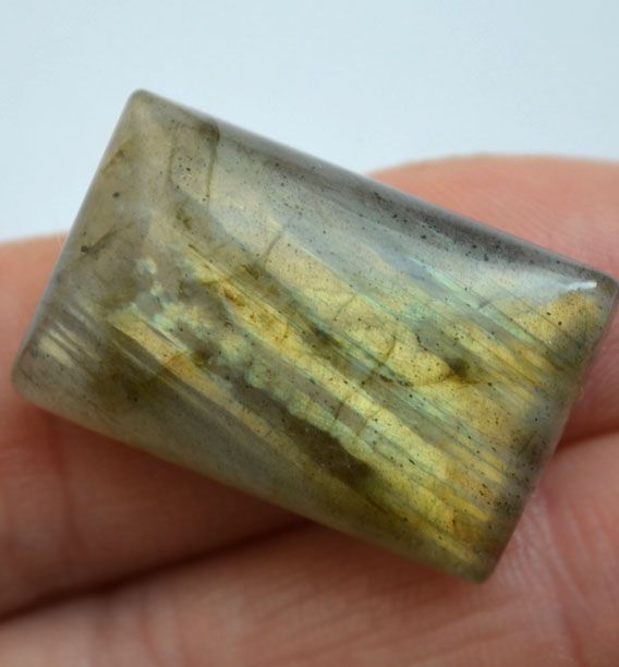 Кабошон из лабрадорита №74