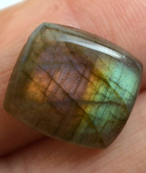 Кабошон из лабрадорита №80