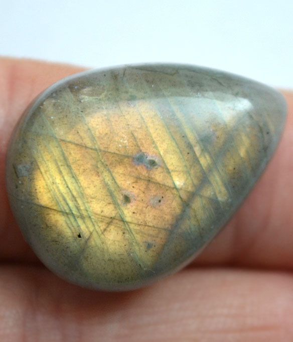 Кабошон из лабрадорита №83