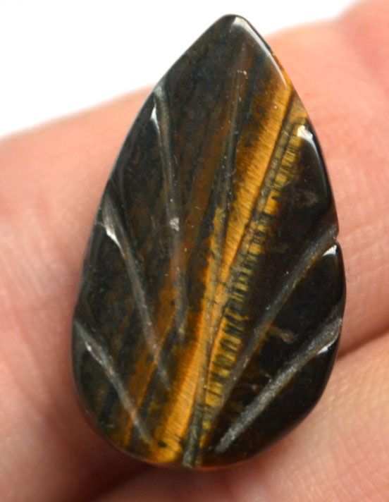 Кабошон из резного тигрового глаза №11