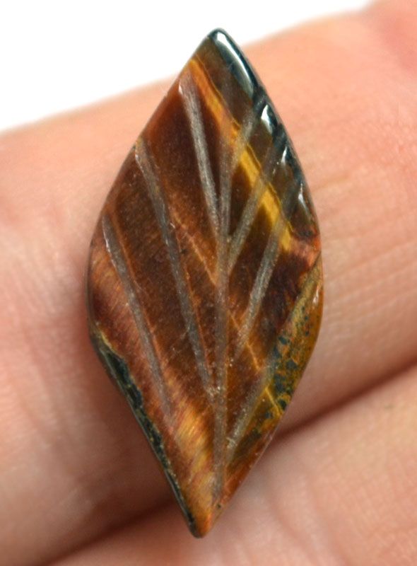 Кабошон из резного тигрового глаза №12