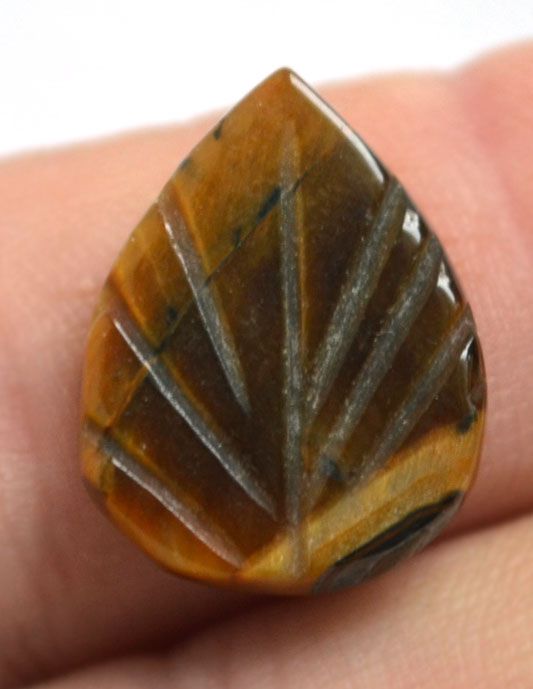 Кабошон из резного тигрового глаза №13