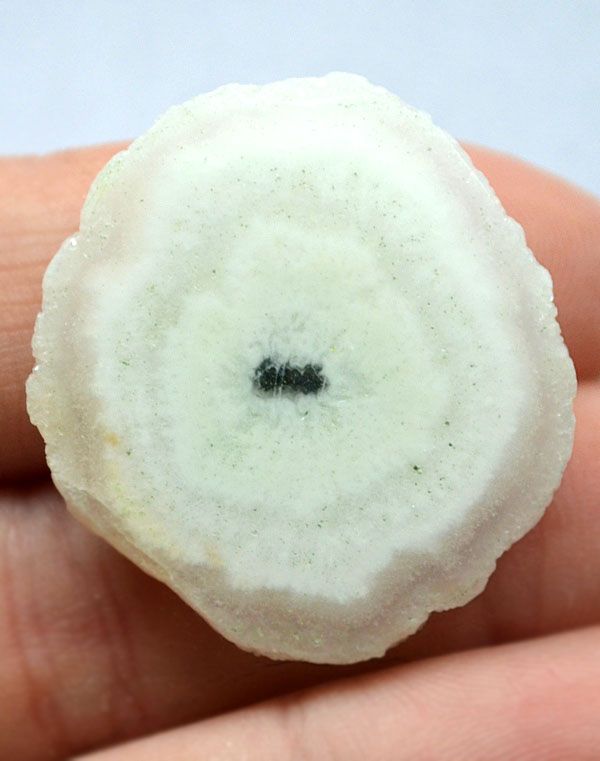 Кабошон из кварцевого псевдосталактита №3