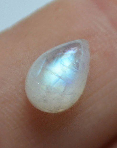 Кабошон из лунного камня №2К